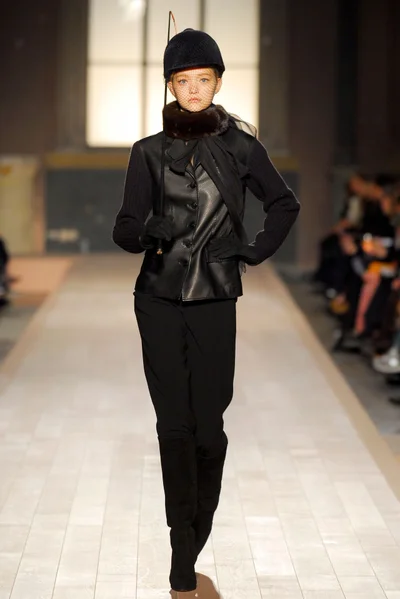 Look 2